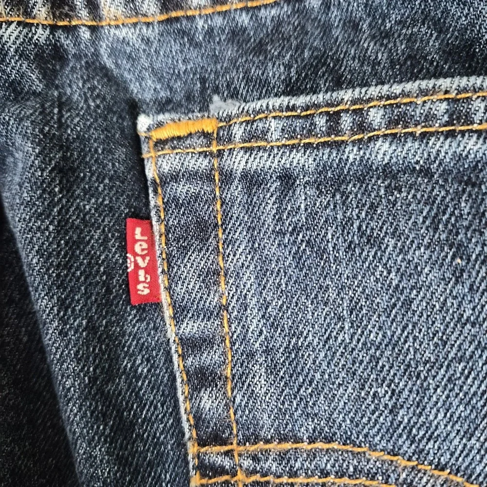 Levi's 505 Men's 32x32 Blue Jeans Regular Fit Straight Leg Medium Wash